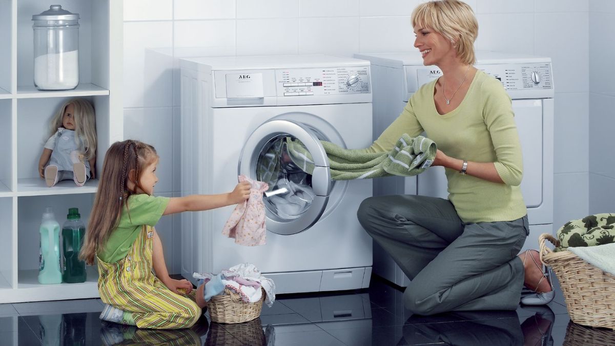 Ai nên ưu tiên chọn máy giặt có tính năng nước nóng?