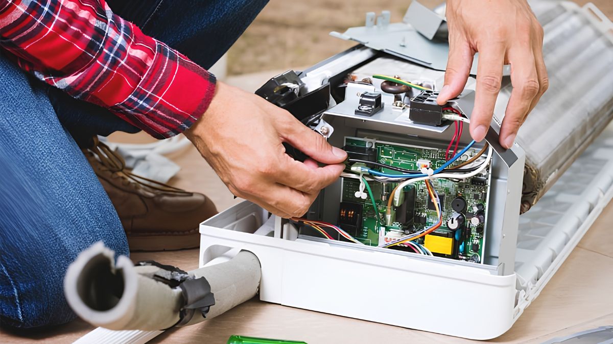 Khi nào cần gọi kỹ thuật viên để sửa lỗi 03 điều hòa Toshiba?