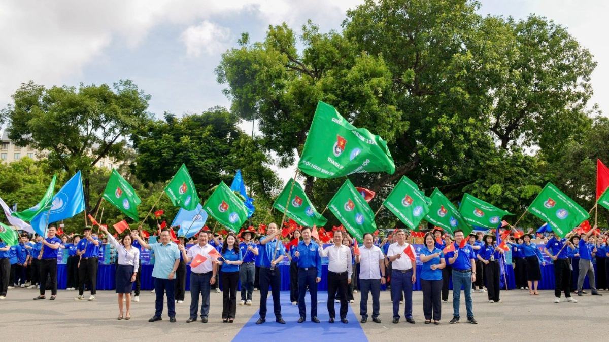 Cap hay về mùa hè xanh dành cho ảnh mạng xã hội
