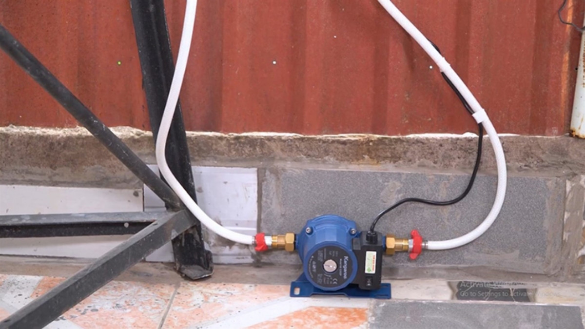 Lắp thiết bị điều áp nếu nguồn nước quá mạnh