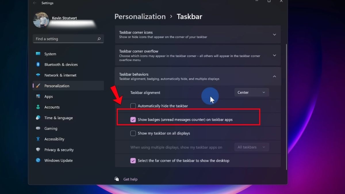 Bật Show badges on taskbar apps