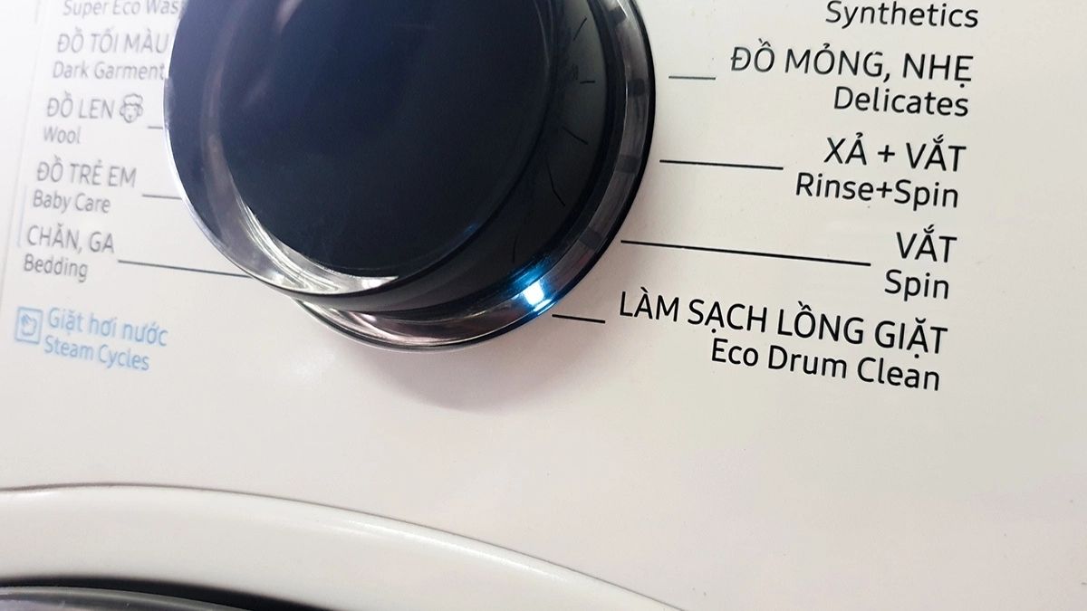 Máy giặt có tính năng vệ sinh lồng tự động