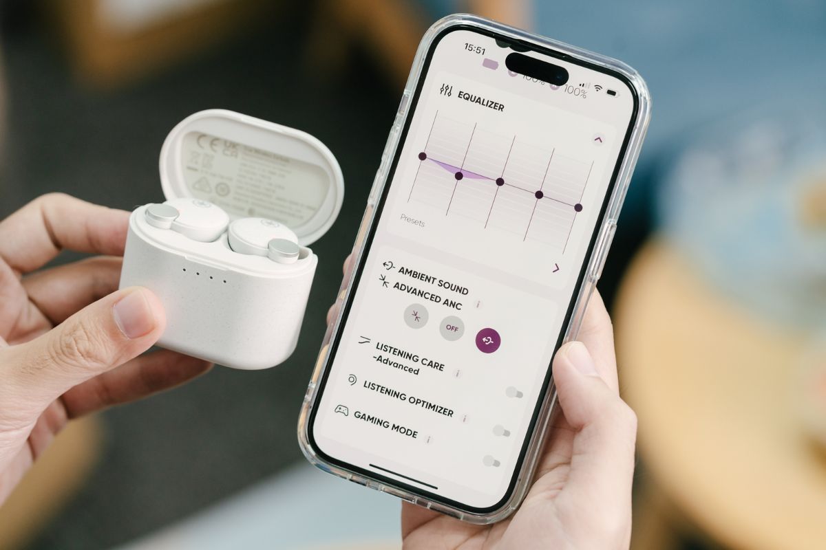 Âm thanh xung quanh sẽ được thu vào tai nghe