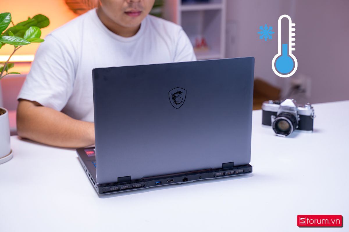 Sử dụng máy tính trong môi trường có quạt hoặc điều hòa hỗ trợ