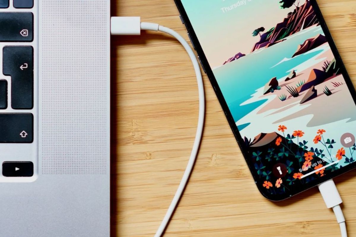 Kết nối iPhone với máy tính