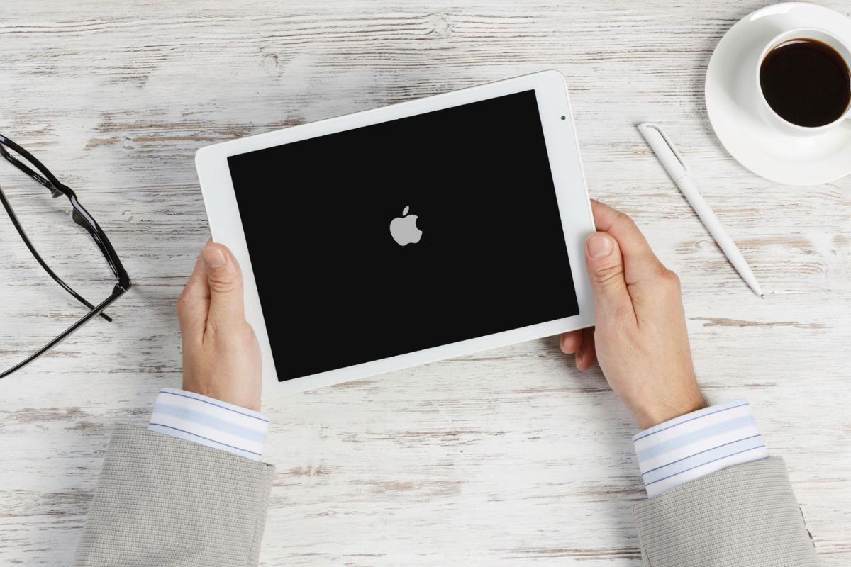 Khởi động lại iPad định kỳ giúp tránh tình trạng iPad bị lag