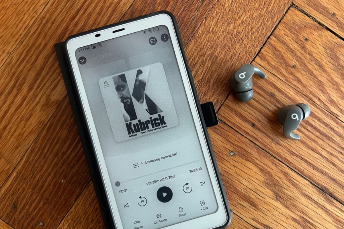 Tai nghe Bluetooth giúp việc đàm thoại trở nên thuận tiện hơn rất nhiều