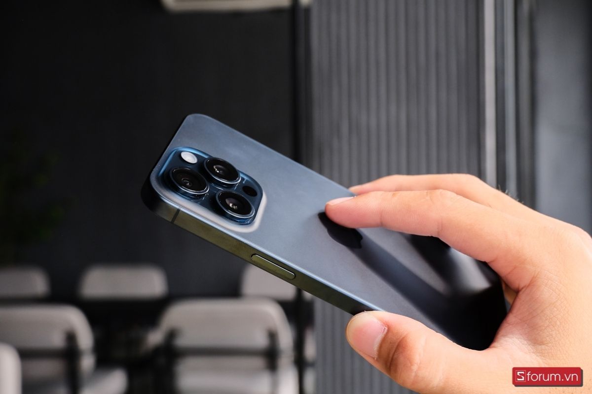 iPhone 15 Pro Max được đánh giá cao nhờ thời lượng pin vượt trội