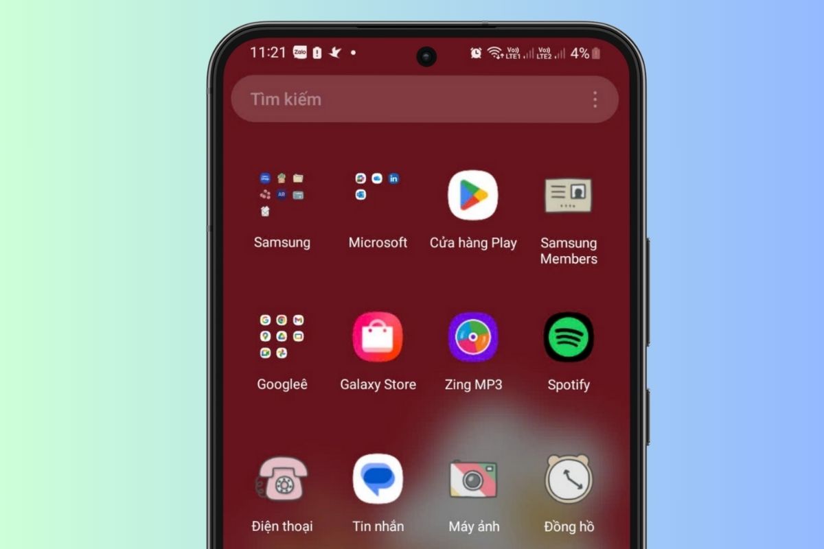 Điện thoại Samsung đang hiển thị phần trăm pin yếu