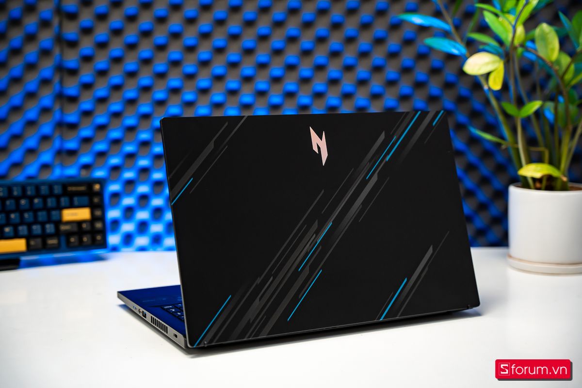 Laptop cho sinh viên kiến trúc Gaming Acer Nitro V ANV15-51-72VS NH.QNASV.004