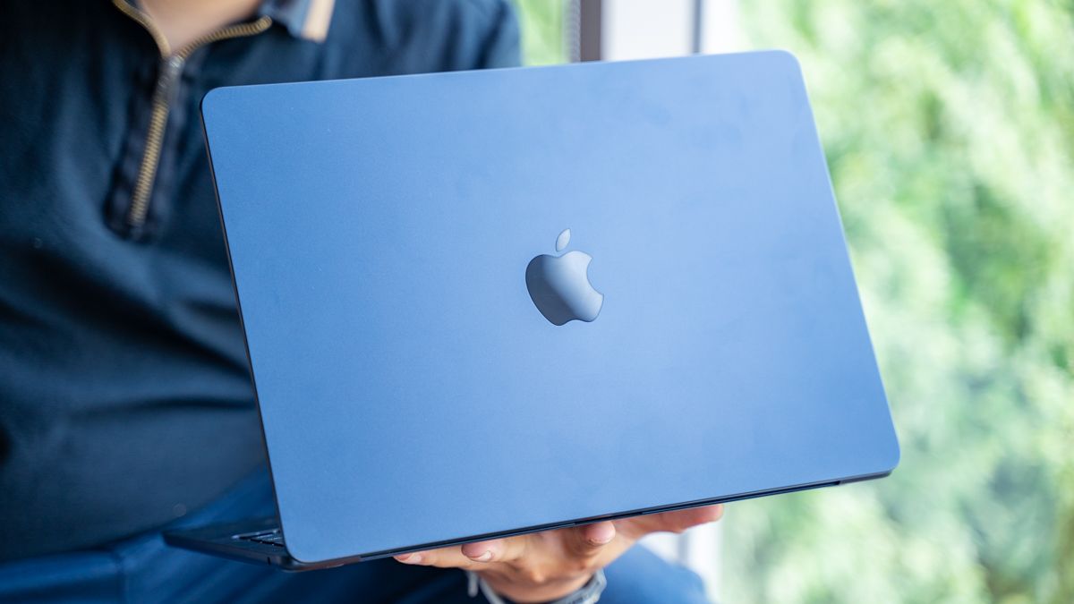 Top 5 mẫu MacBook màu đen đẹp, đáng mua 2025 Top 5 mẫu MacBook màu đen đẹp, đáng mua 2025