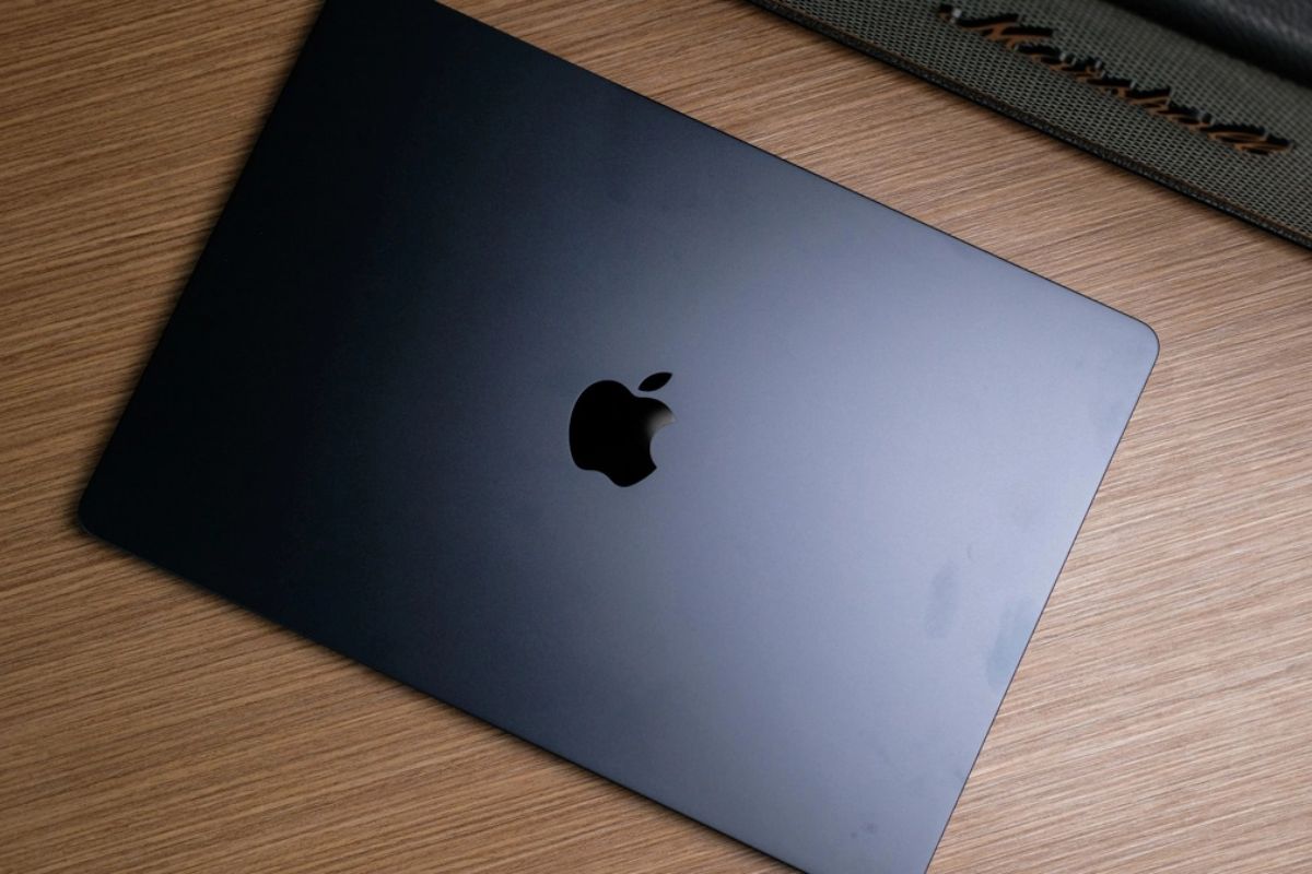 Lý do nên chọn MacBook màu đen