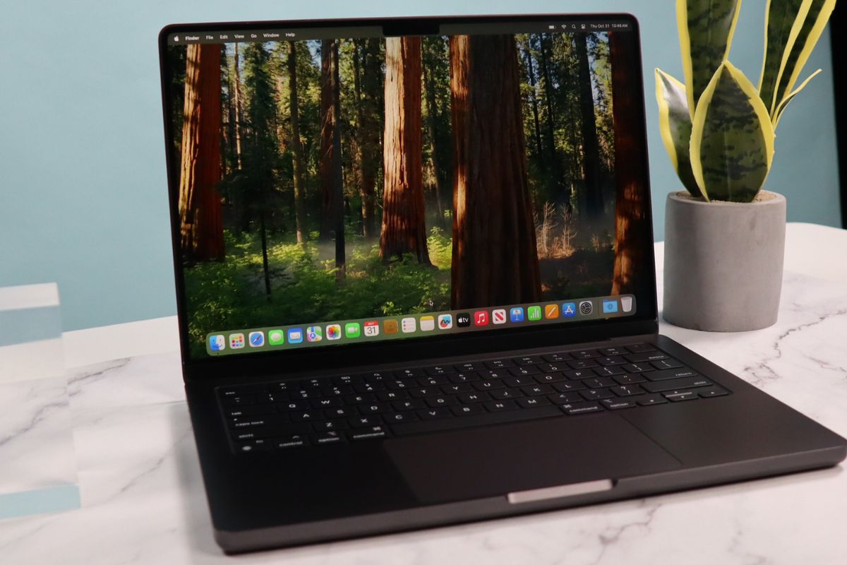 MacBook Pro 14 inch M4 màu đen