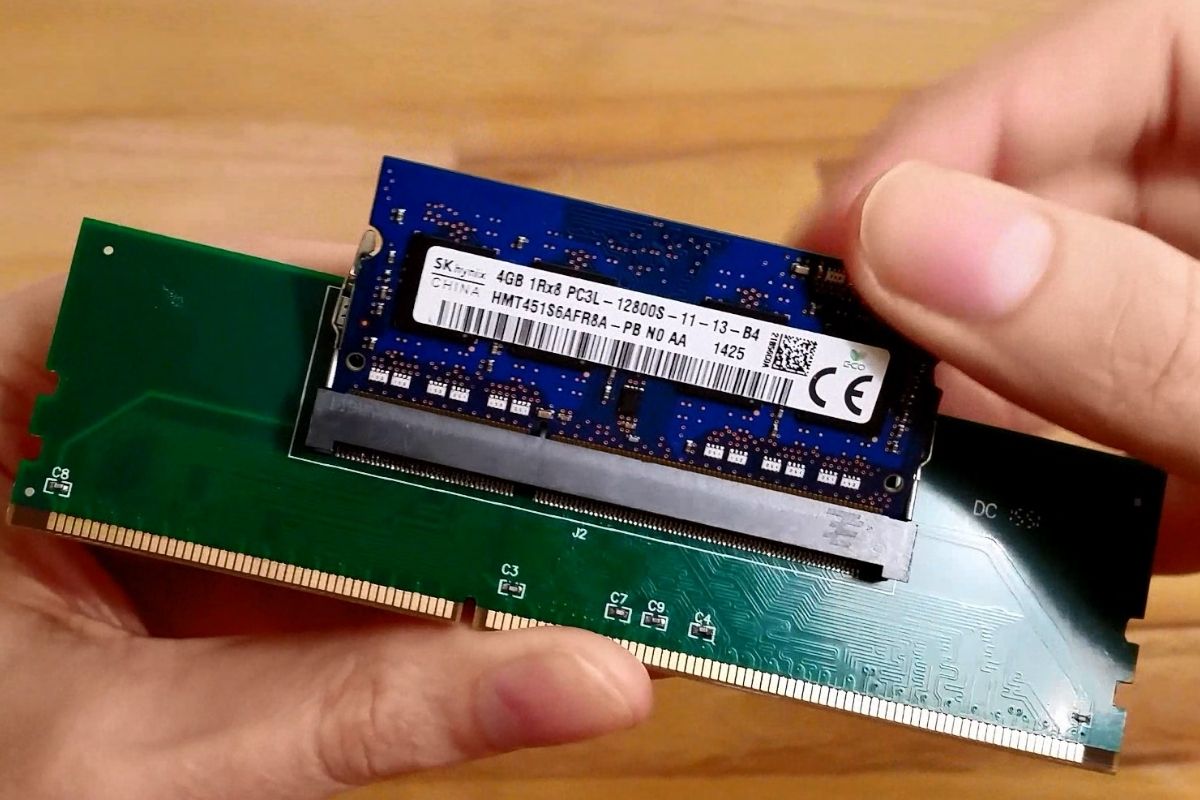 SO-DIMM là dạng mô-đun bộ nhớ tạm thời được tạo thành từ các vi mạch