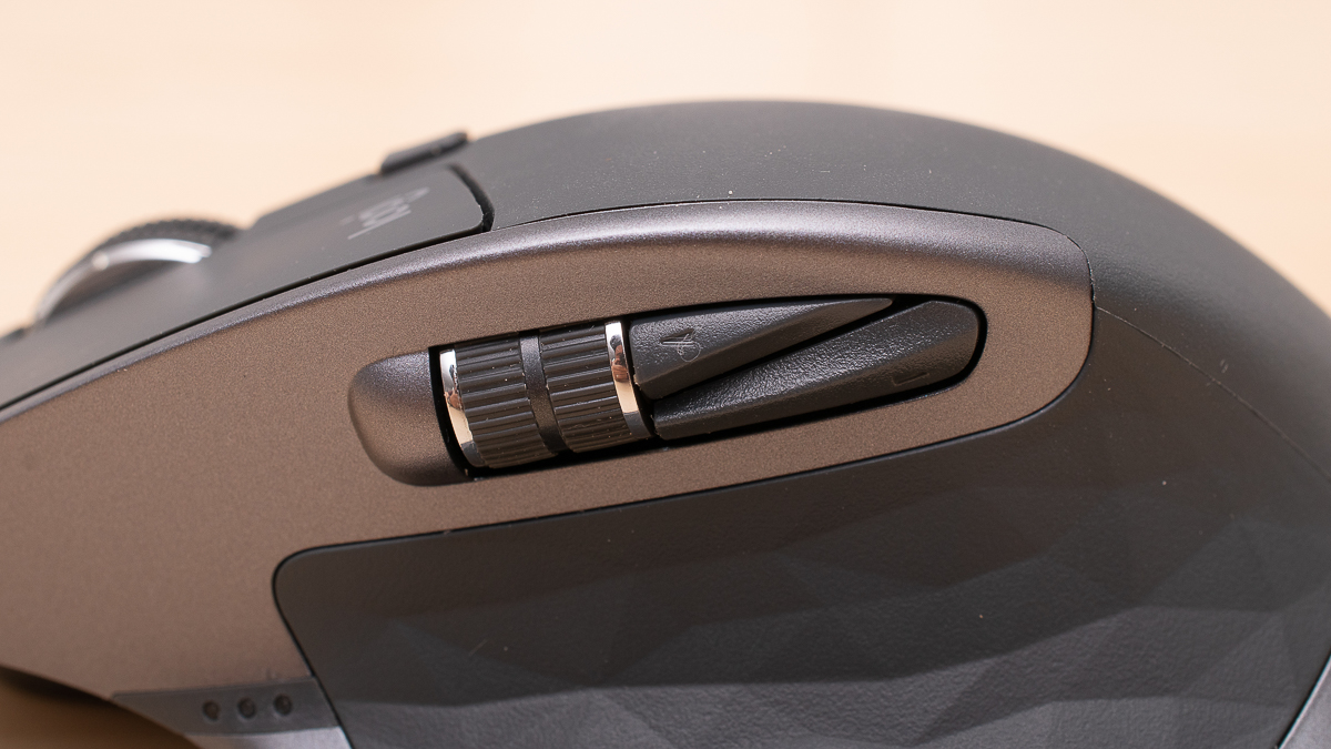 Con lăn ngang và nút chức năng của chuột