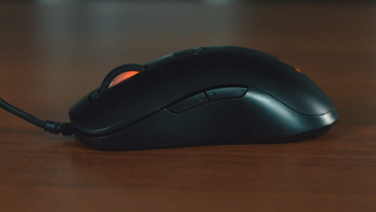 Thân vỏ chuột Rapoo V16 RGB được xử lý bóng bẩy vừa phải