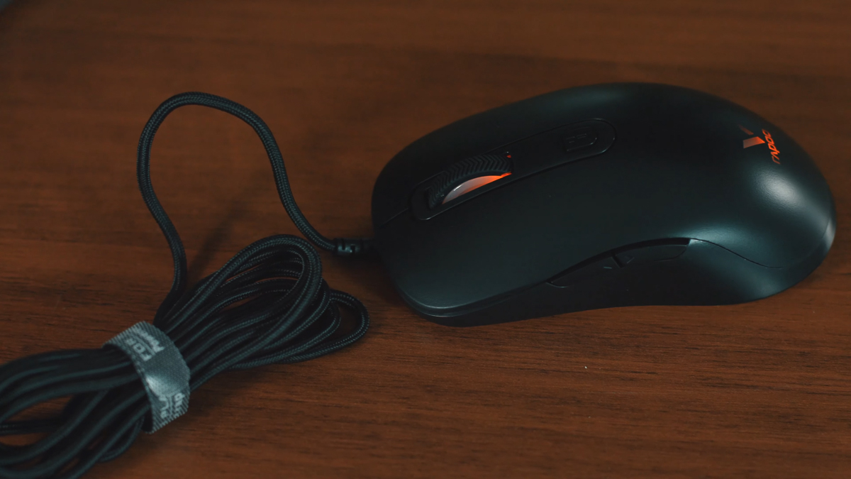 Rapoo V16 RGB có thiết kế cân xứng