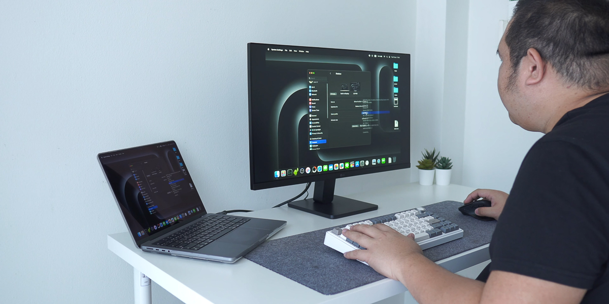 Màn hình đáp ứng tốt nhu cầu làm việc