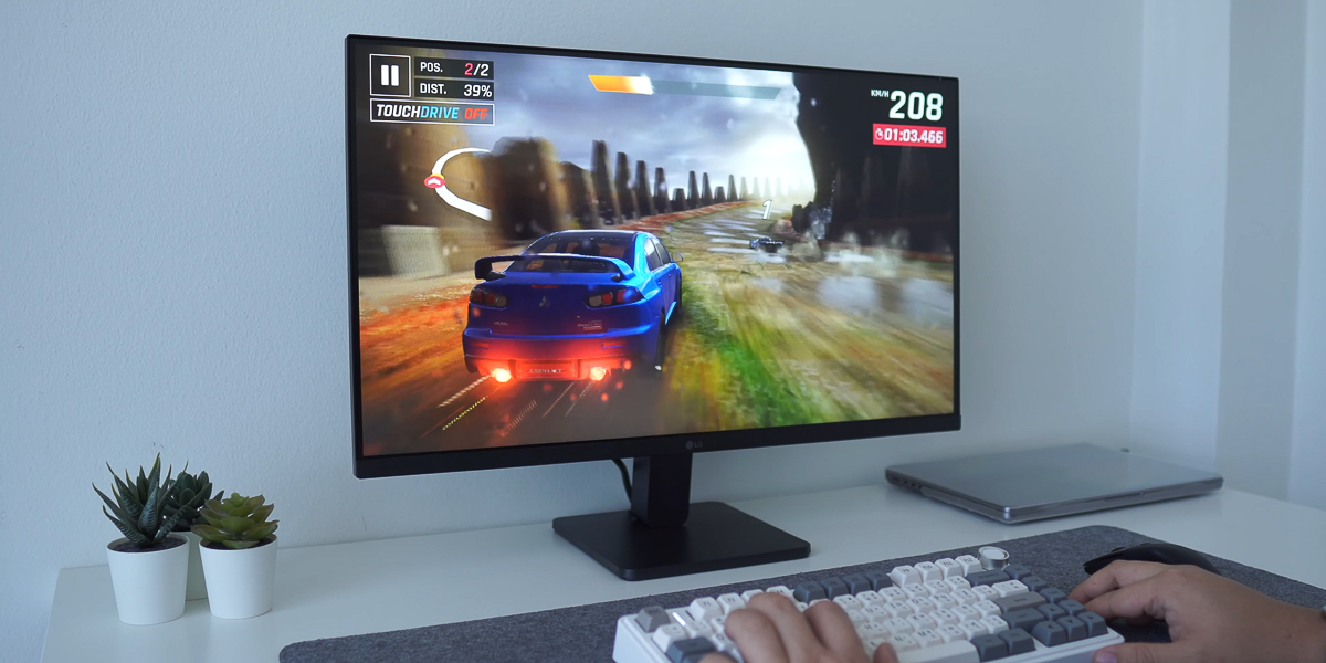 Màn hình cũng có thể dùng để chơi game mượt mà