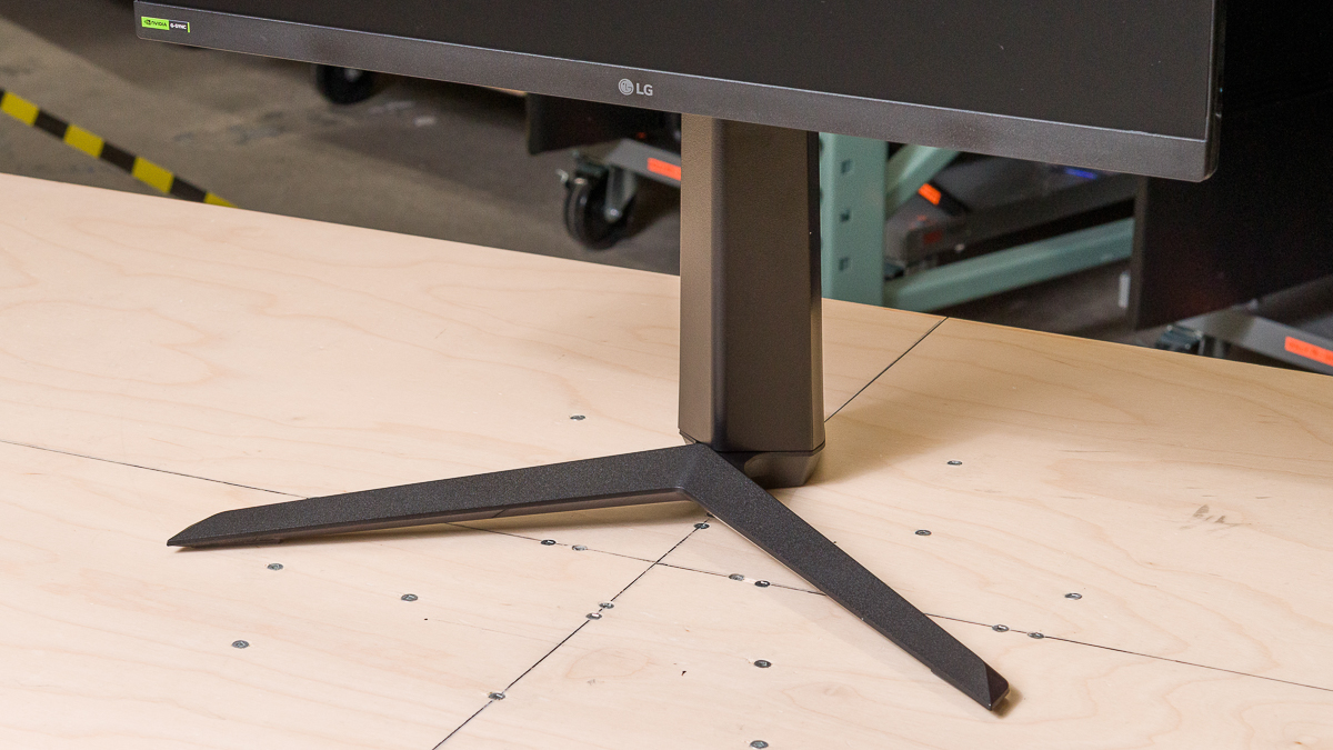 Chân đế màn hình chữ V vững chãi