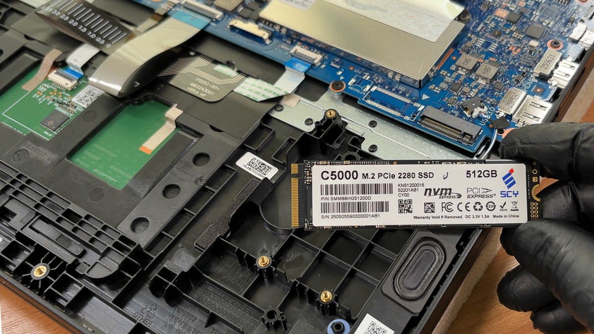 Ổ cứng SSD trang bị bên trong Acer Nitro Lite 16