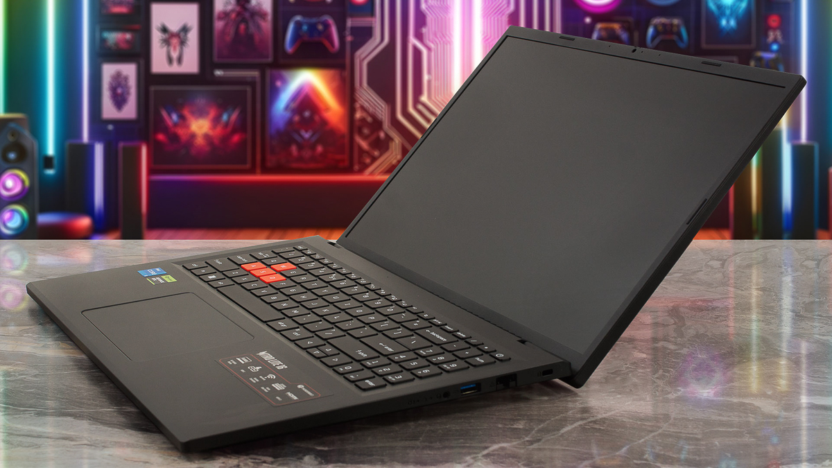 Acer Nitro Lite 16 sử dụng thân máy bằng nhựa