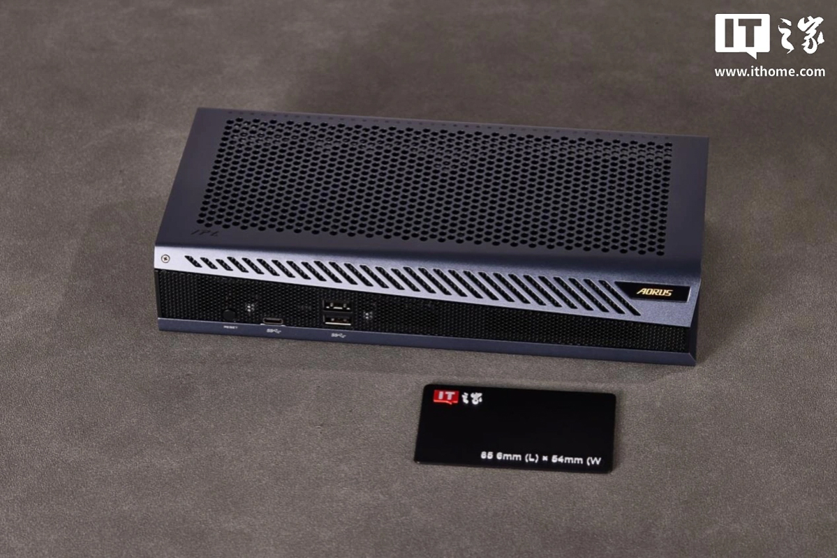 AORUS RTX 5060 Ti AI BOX gây ấn tượng thị giác lẫn xúc giác với lớp vỏ kim loại phay xước