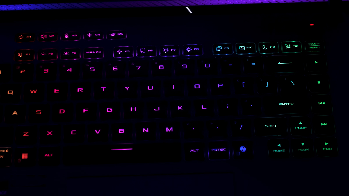 Hệ thống LED RGB per-key luôn đẹp rực rỡ và đầy màu sắc.