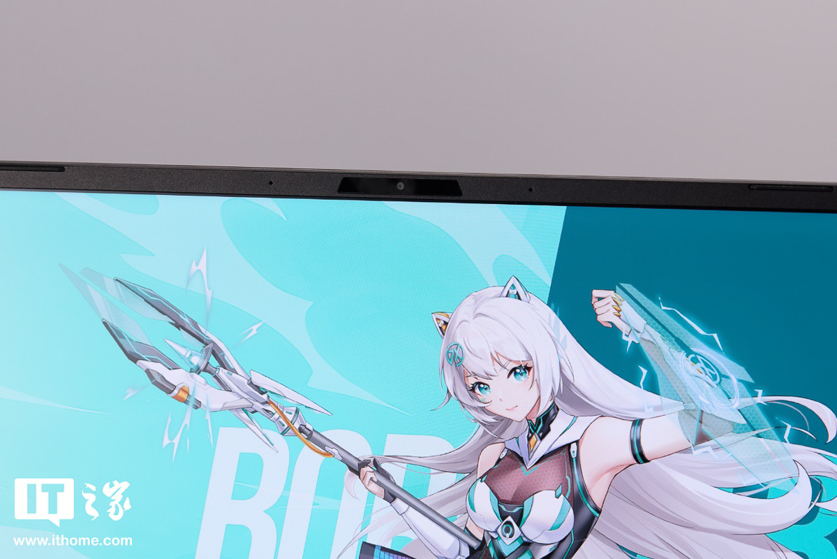 Webcam không có nút gạt che vật lý viền trên màn hình của ASUS TUF Gaming 6 Pro Core Edition