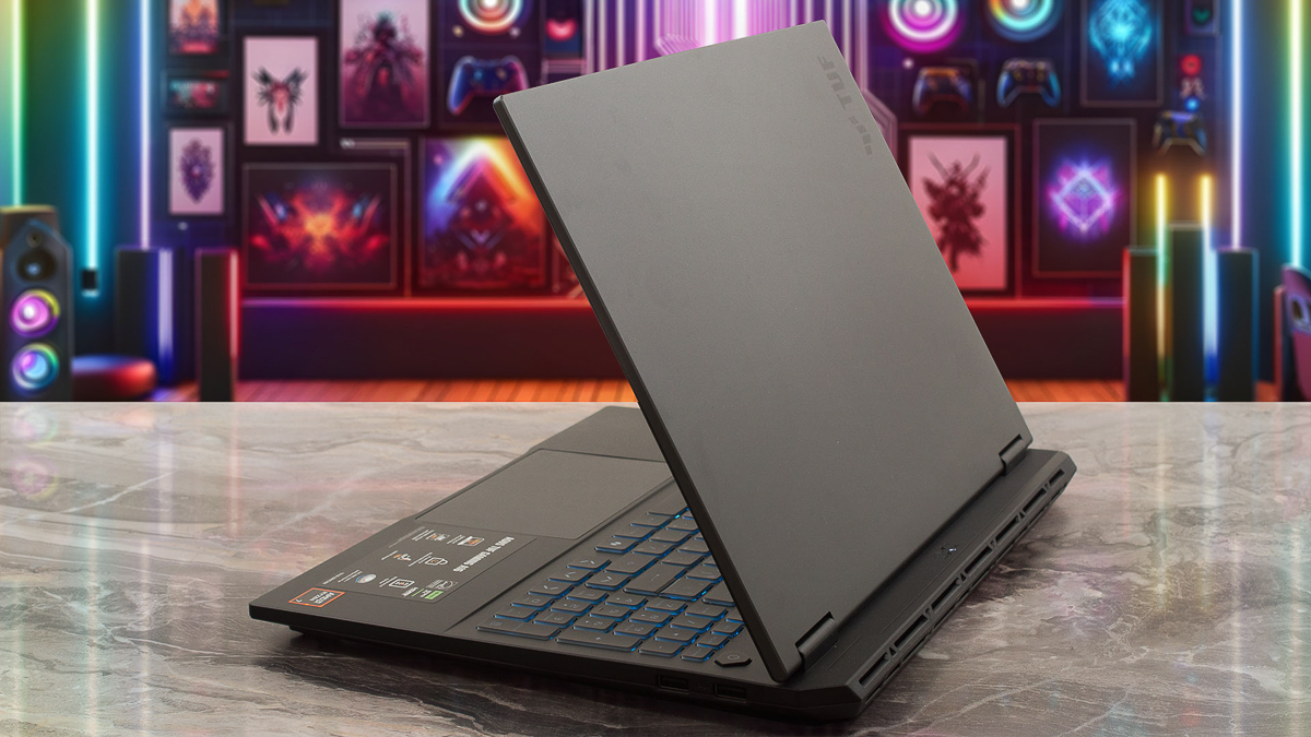 Toàn bộ khung thân máy ASUS TUF Gaming A16 2025 làm từ nhựa