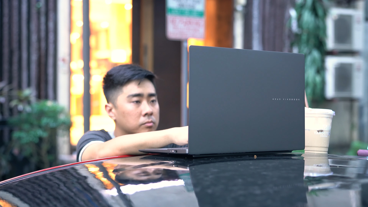 Mình dễ dàng trụ được với ASUS Vivobook S16 S3607Q trong khoảng 2 ngày không cần cắm sạc