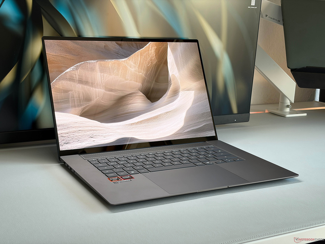 Đánh giá ASUS Zenbook S 16 OLED 2026