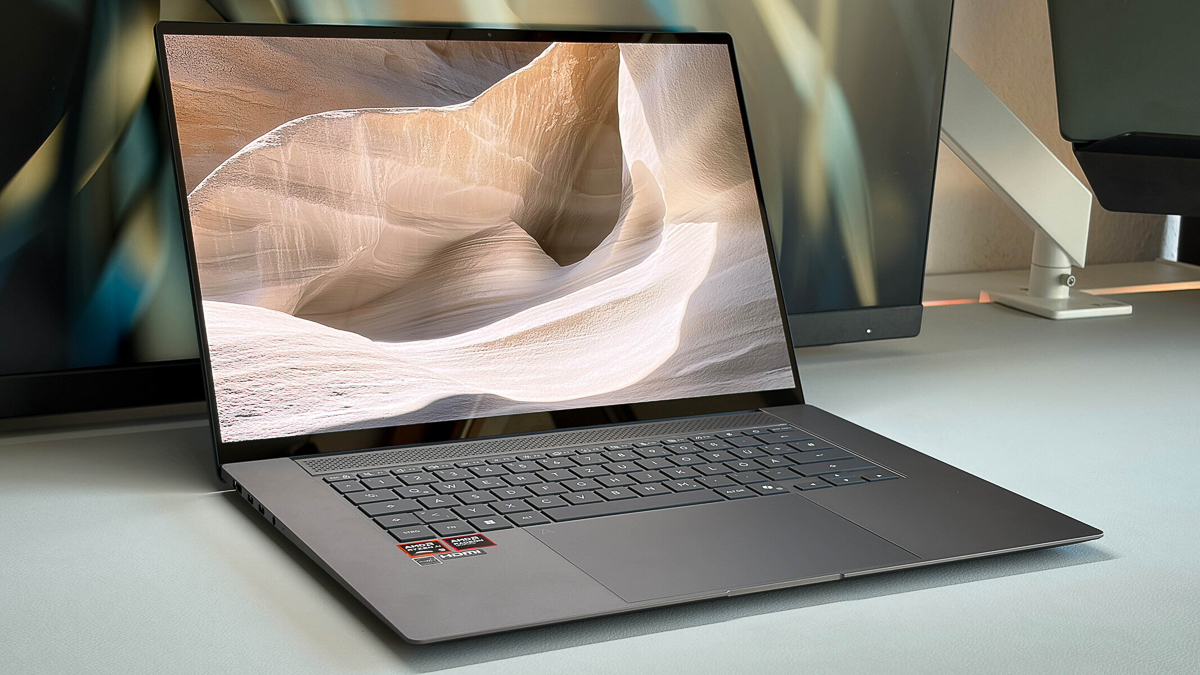 Đánh giá ASUS Zenbook S 16 OLED 2026: Chuẩn mực laptop mỏng nhẹ với sức mạnh AMD Ryzen AI 400 Đánh giá ASUS Zenbook S 16 OLED 2026: Chuẩn mực laptop mỏng nhẹ với sức mạnh AMD Ryzen AI 400