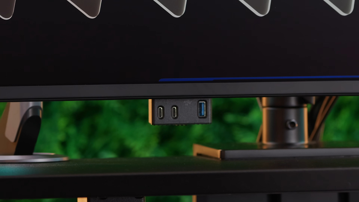 Bộ 3 cổng kết nối ẩn trong cạnh bên dưới màn hình