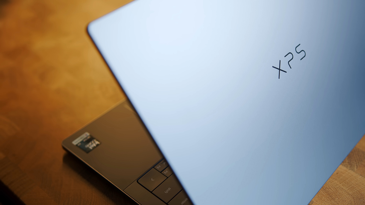 Dòng XPS 2026 năm nay sẽ có 3 ký tự “X P S” vỏn vẹn trên nền mặt phẳng trơn nhám