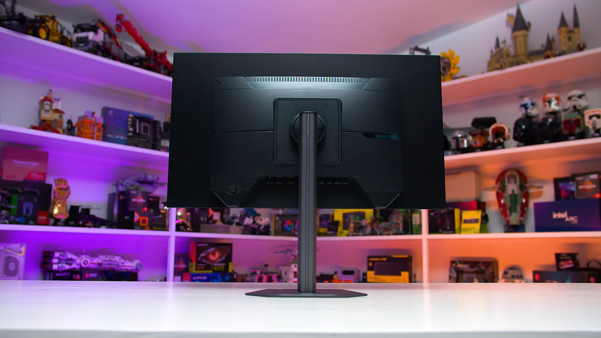 GIGABYTE MO27Q28GR sở hữu thiết kế hiện đại xen kẽ tối giản