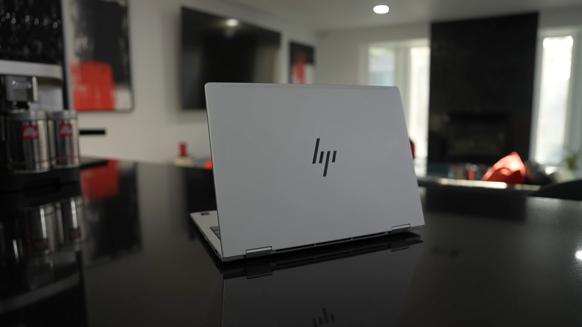 Thân máy HP EliteBook 8 Flip 13 được chế tạo full nhôm