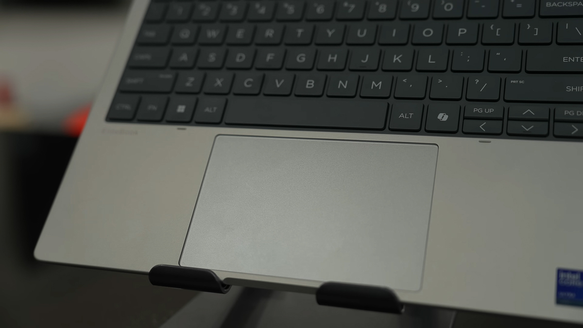 Touchpad của HP EliteBook 8 Flip 13 chưa được trang bị Haptic Touch