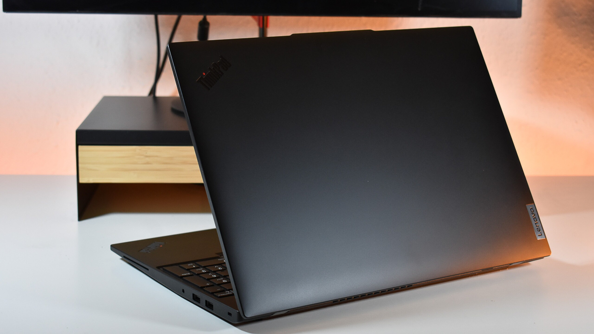 Đánh giá Lenovo ThinkPad L16 Gen 2: Hiệu năng trung bình trong thân hình to nạc, ai nên mua?