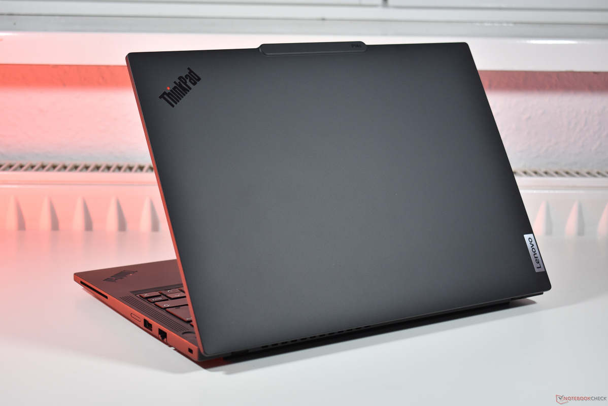 Ngoại hình của Lenovo ThinkPad P14s Gen 6 90% truyền thống, 10% mới mẻ
