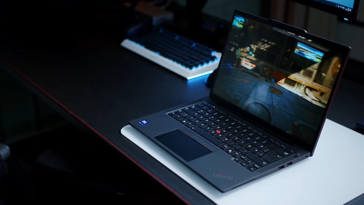 Màn hình 60Hz của Lenovo ThinkPad T14s Gen 6 sẽ gây một chút khó chịu khi sử dụng