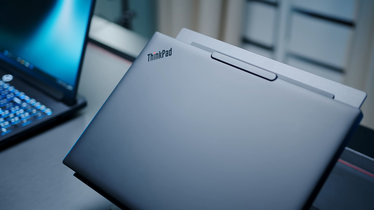 Lenovo ThinkPad T14s Gen 6 có cụm “Camera Notch” độc lạ