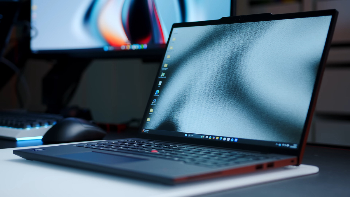 Lenovo ThinkPad T14s Gen 6 thiết kế rập khuôn truyền thống, đậm chất ThinkPad