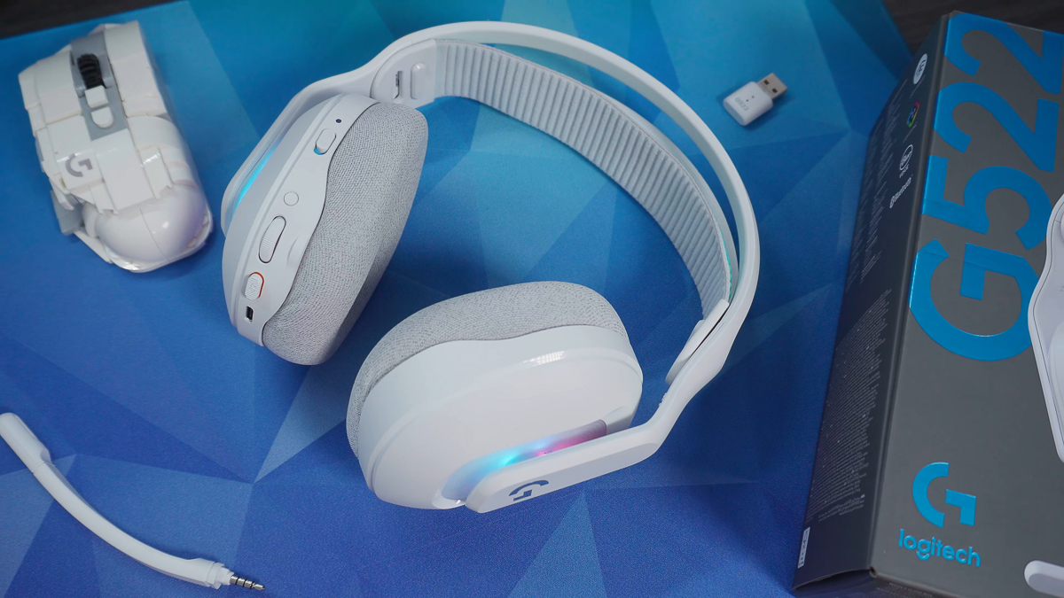 Thời lượng pin thực tế của Logitech G522 Lightspeed là 38 tiếng khi bật LED RGB liên tục