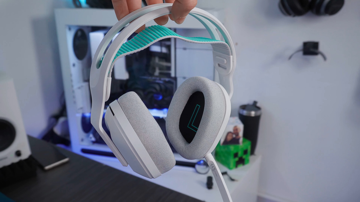 Logitech G522 Lightspeed chỉ nhẹ 290g