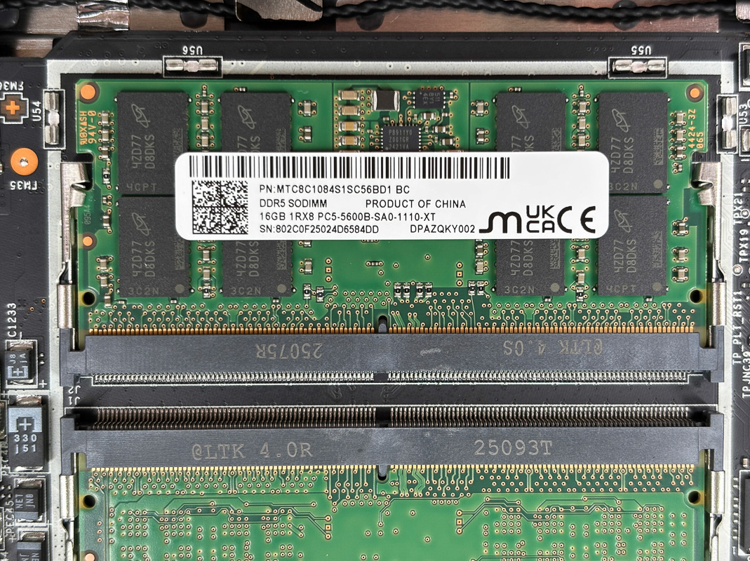 RAM 32GB đã gắn sẵn 2 thanh dual-channel