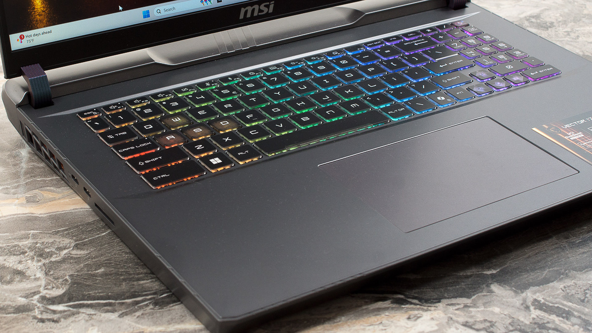 Bàn phím có LED RGB 24 vùng rất đẹp