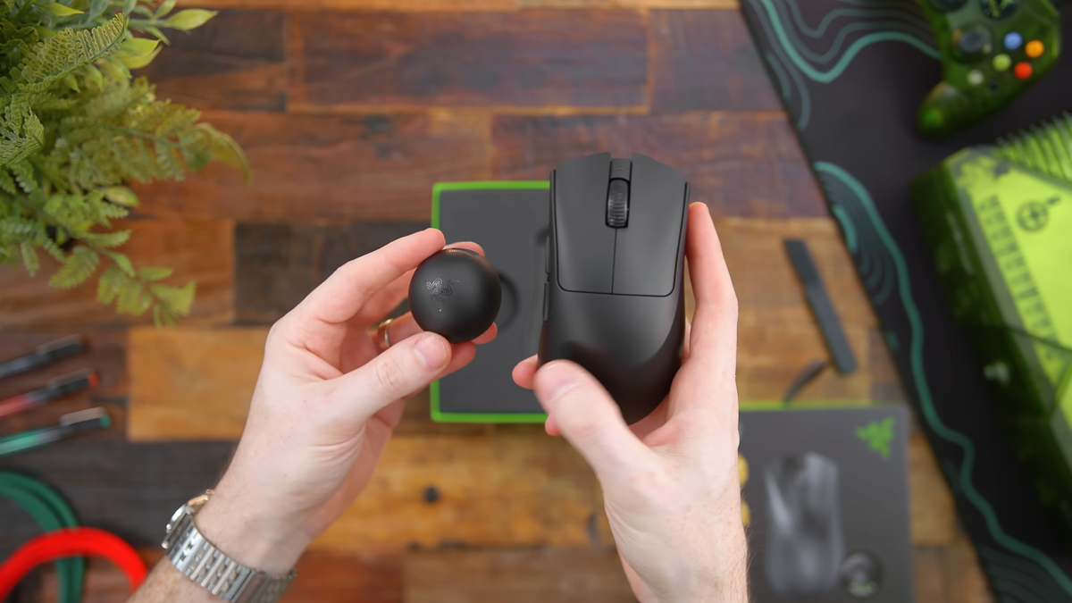 Đánh giá Razer DeathAdder V4 Pro - Chuột gaming công thái học siêu nhẹ mới nhất