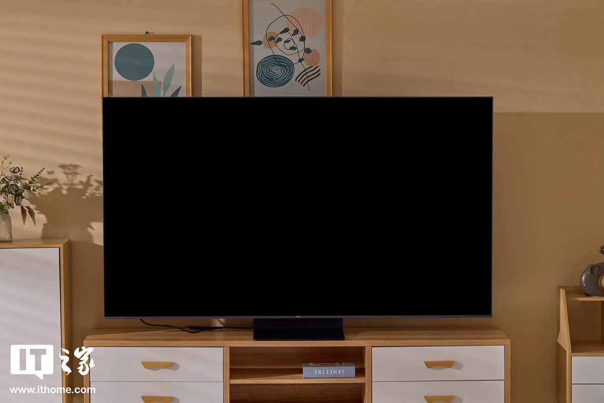 TCL Q9M đem lại một cảm giác vô cùng gọn gàng, thanh mảnh và rộng rãi khi ngắm nhìn