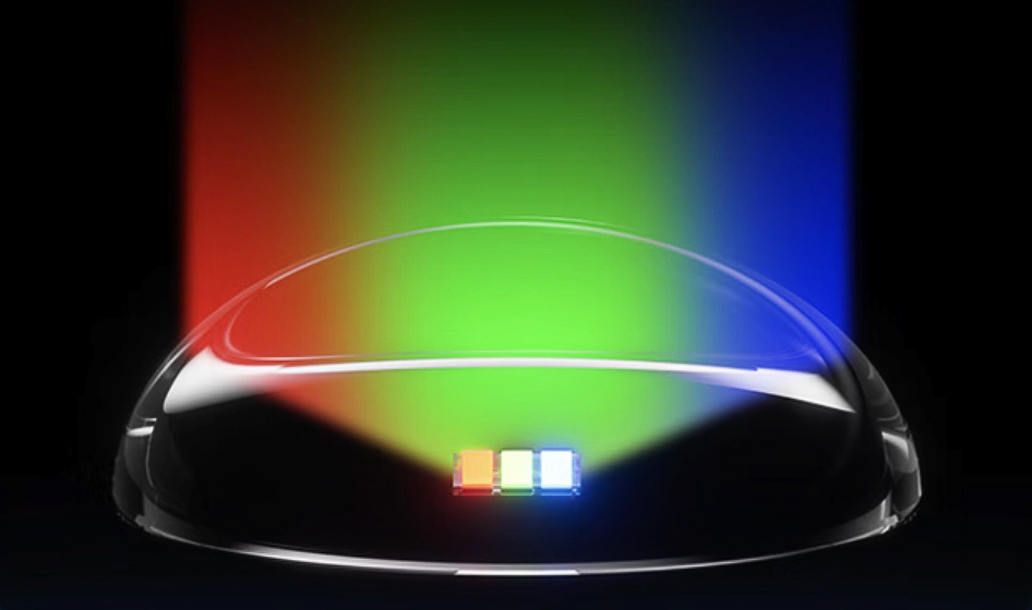 RGB-Mini LED phát ra ánh sáng trực tiếp từ các cụm đèn LED nhỏ màu đỏ, xanh lá cây và xanh lam